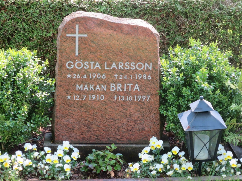 Grave number: HÖB 77    16
