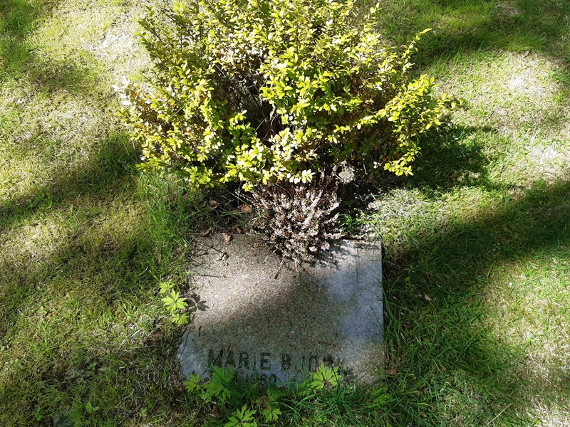 Grave number: KA 14    72