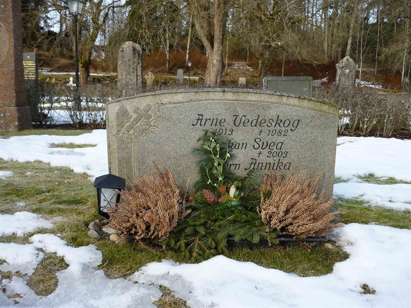 Grave number: ÖD 03  116, 117, 118