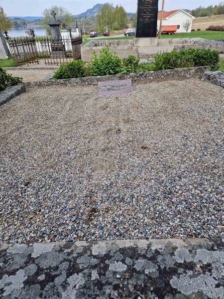 Grave number: 501 01 179-181