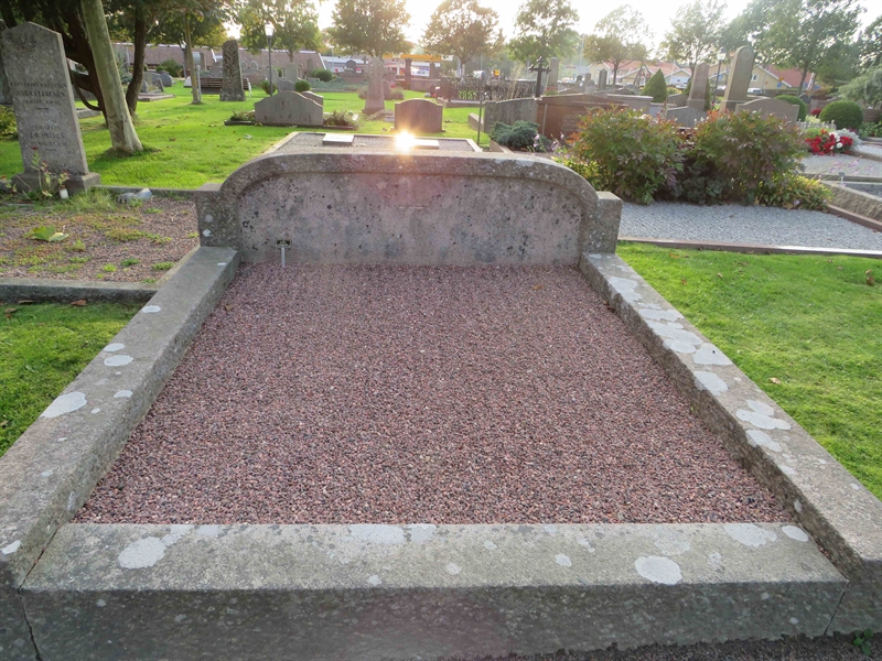 Grave number: 1 06  105