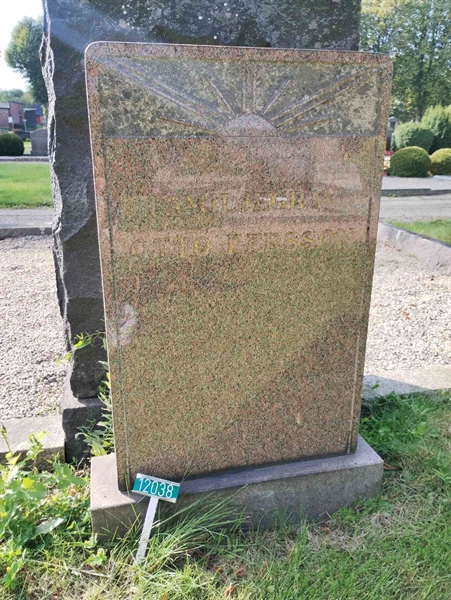 Grave number: NÅ 12   110, 111