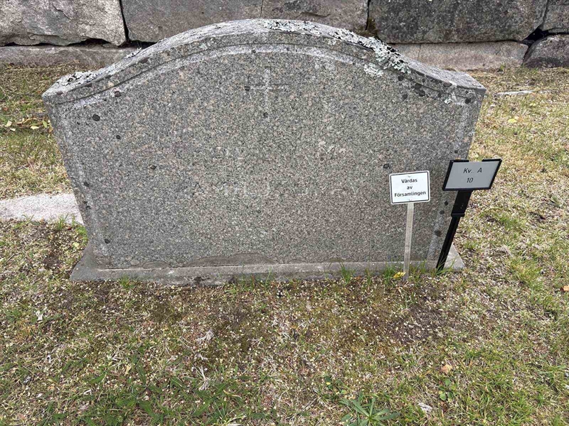 Grave number: 003 A    10