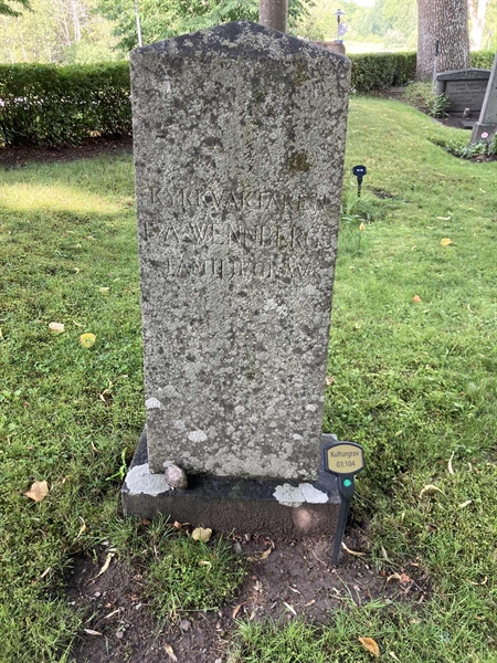 Grave number: 1 03   104