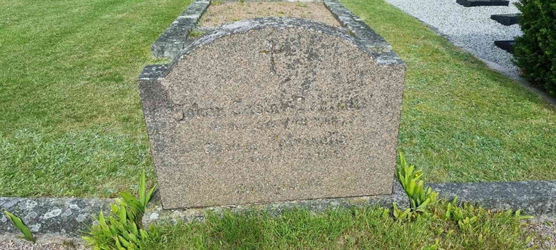 Grave number: LM 1 07  026