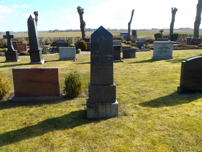 Grave number: VK H     7