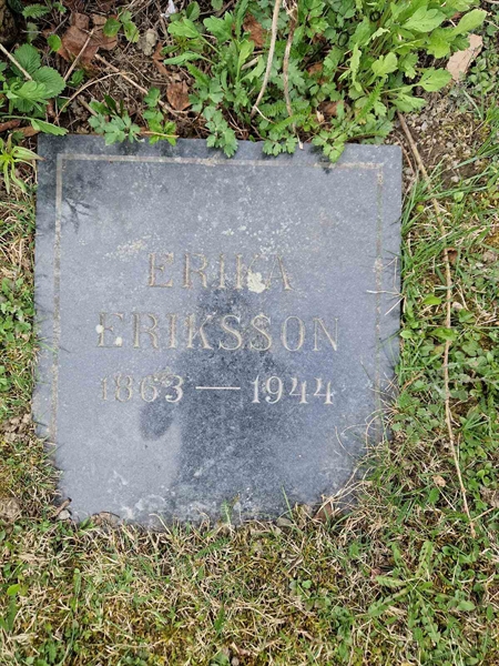 Grave number: 501 06 793-795