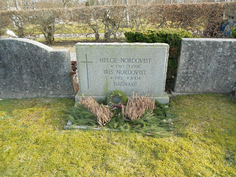 Grave number: NÅ M4   104, 105