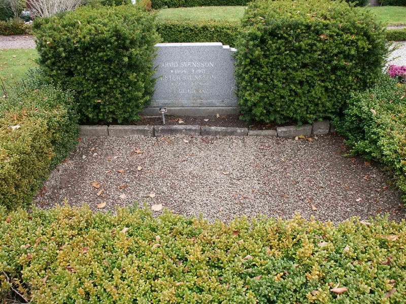 Grave number: NK F 068-069