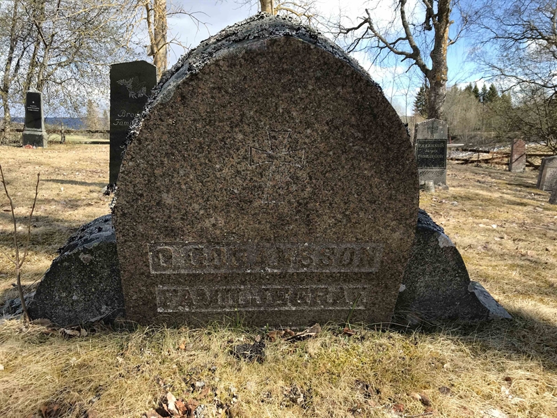 Grave number: UR R3     7