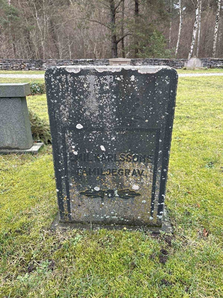 Grave number: L B 71