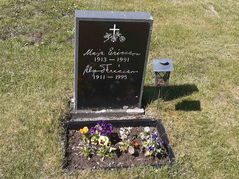 Grave number: JÄ 10    35