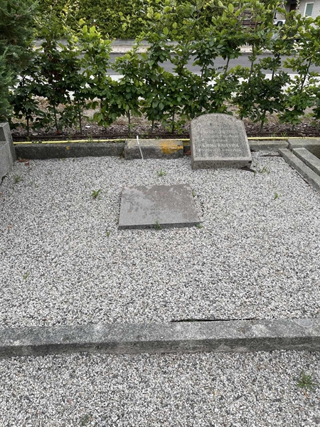 Grave number: NK IX   143