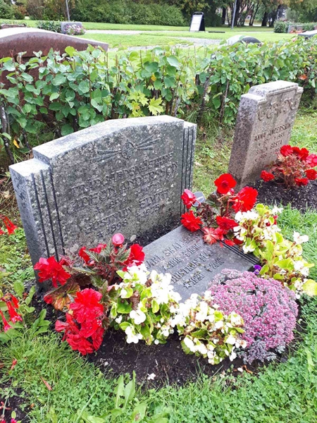 Grave number: NK F A    68