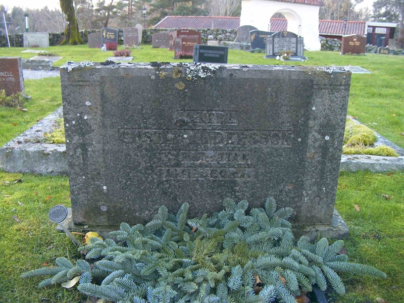 Grave number: ÅS G G G   102, 103