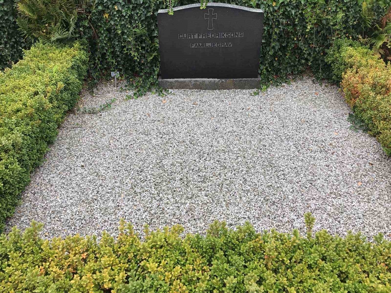 Grave number: 20 G   161-162
