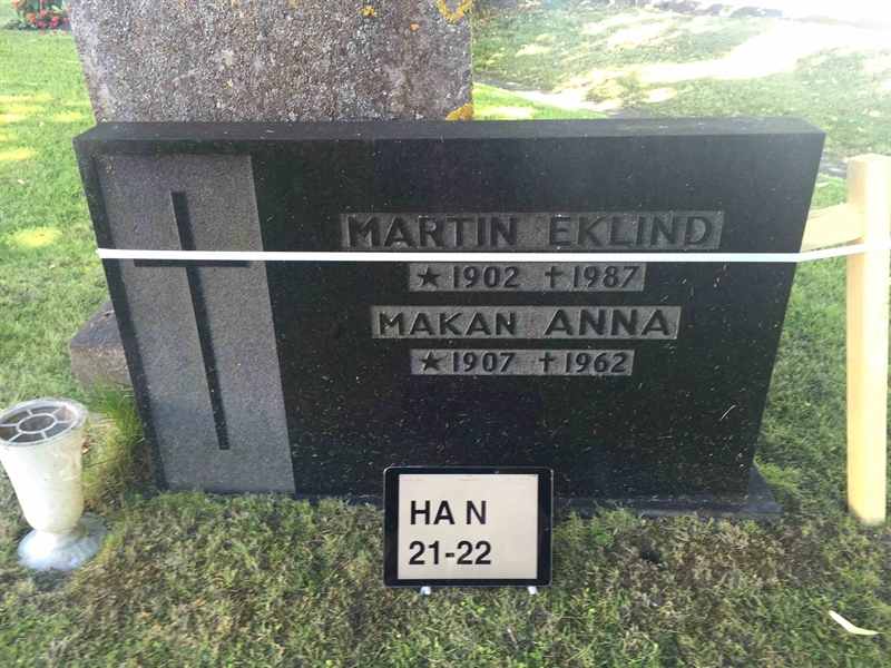 Grave number: HA N    21, 22