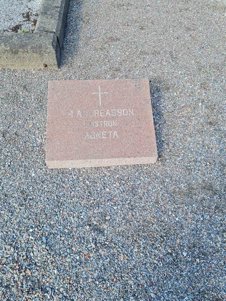 Grave number: F 01    22, 23