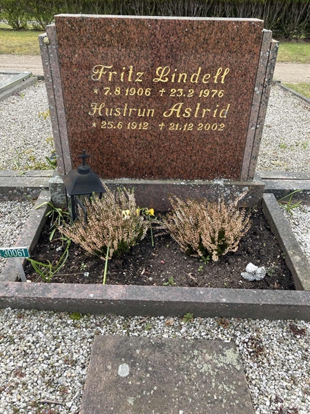 Grave number: NÅ 30   163, 164