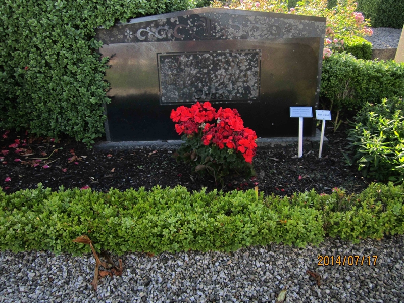 Grave number: 10 D    63