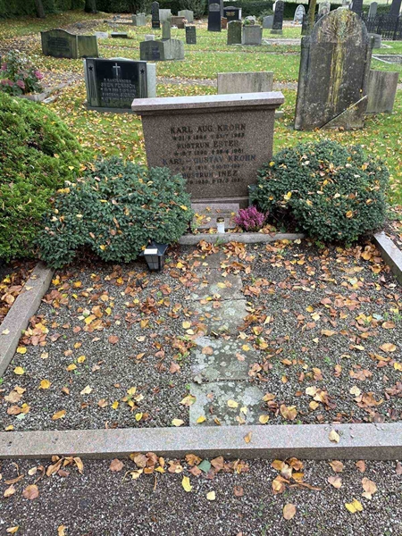 Grave number: ÖV B    48