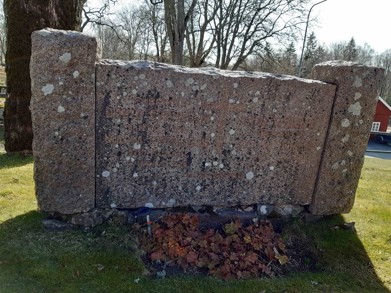 Grave number: HM 11   23, 24, 25