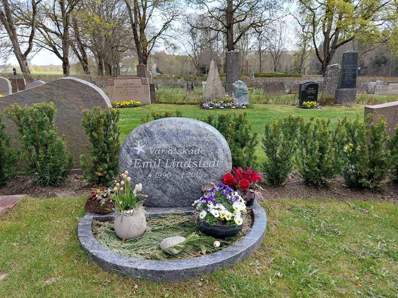 Grave number: HÖ 6   11