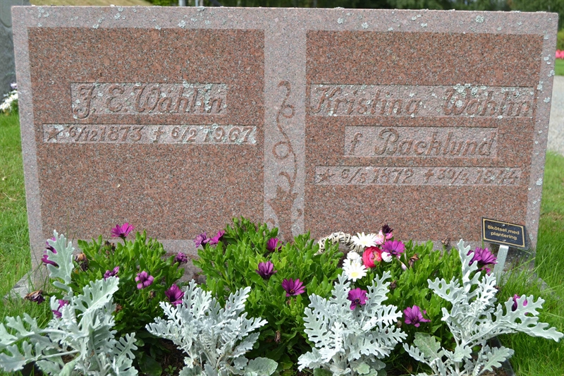 Grave number: 11 1   211-212
