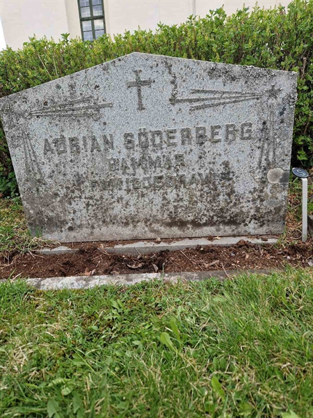 Grave number: 501 07 850-852