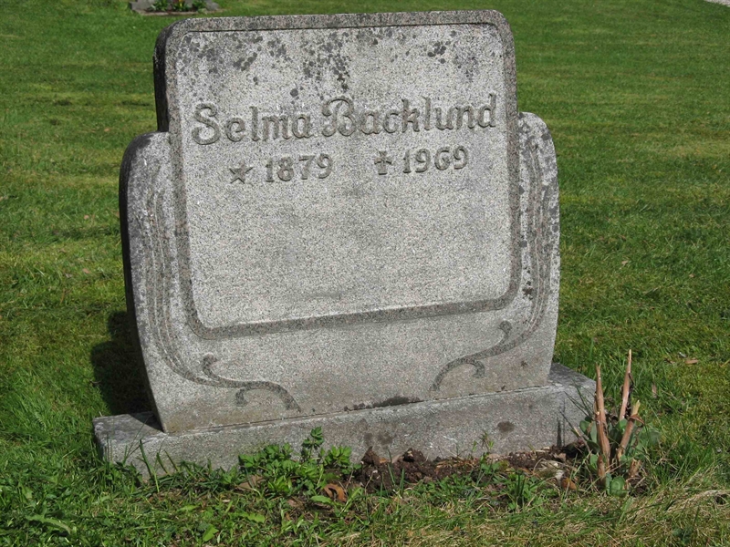 Grave number: S 7    9, 10