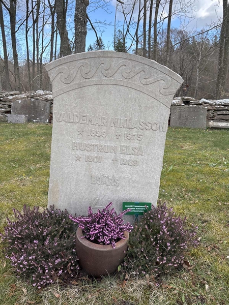 Grave number: LO 156, 157
