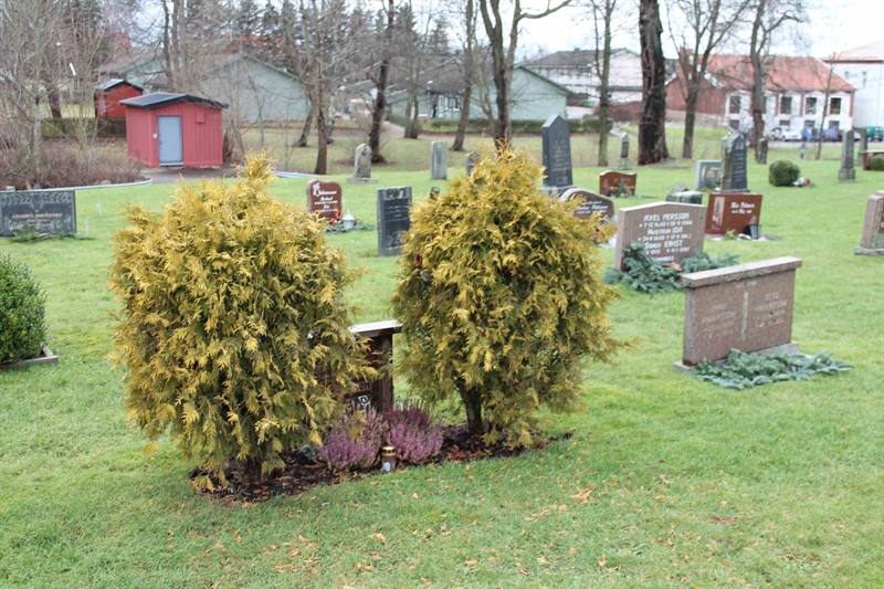 Grave number: ÖKK 2   100, 101