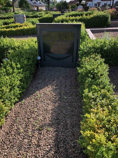 Grave number: SK 08    18