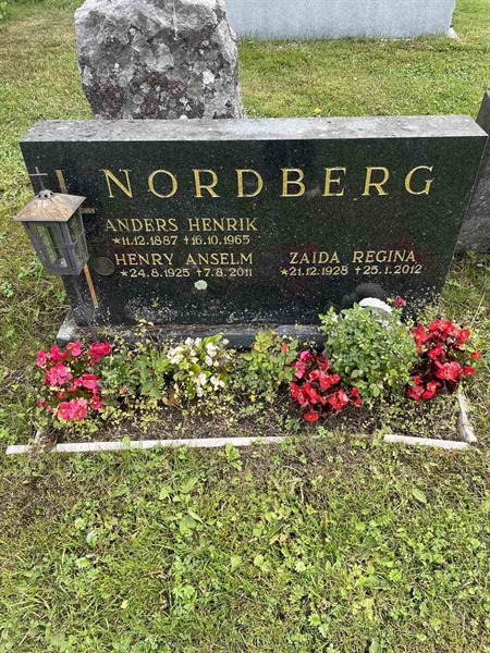 Gravnummer: N 4 3   344