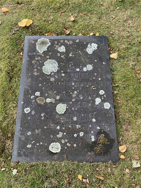 Grave number: VK B    50, 51, 52