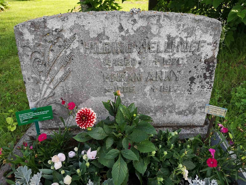 Grave number: NK 04     5