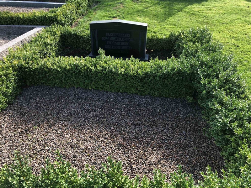 Grave number: SK 04    35, 36