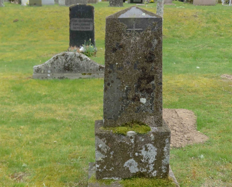 Grave number: 01 B   195