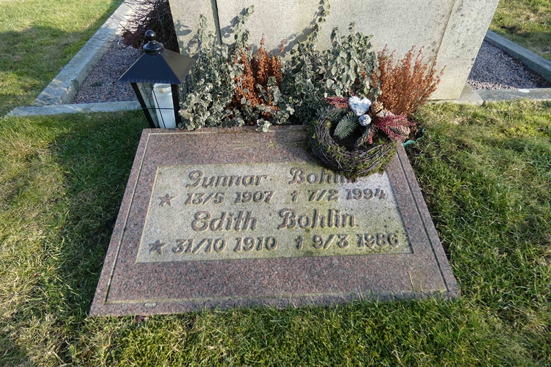 Grave number: EL 1   294