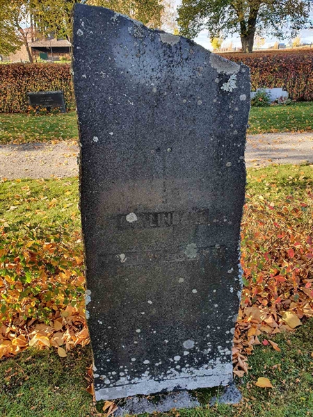 Grave number: D G 4    86