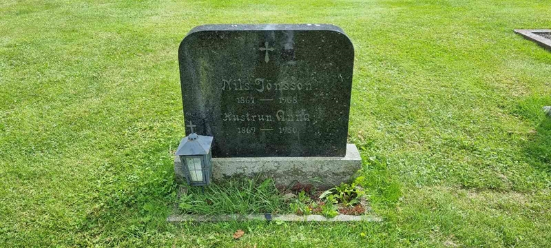 Grave number: LM 3 49  005