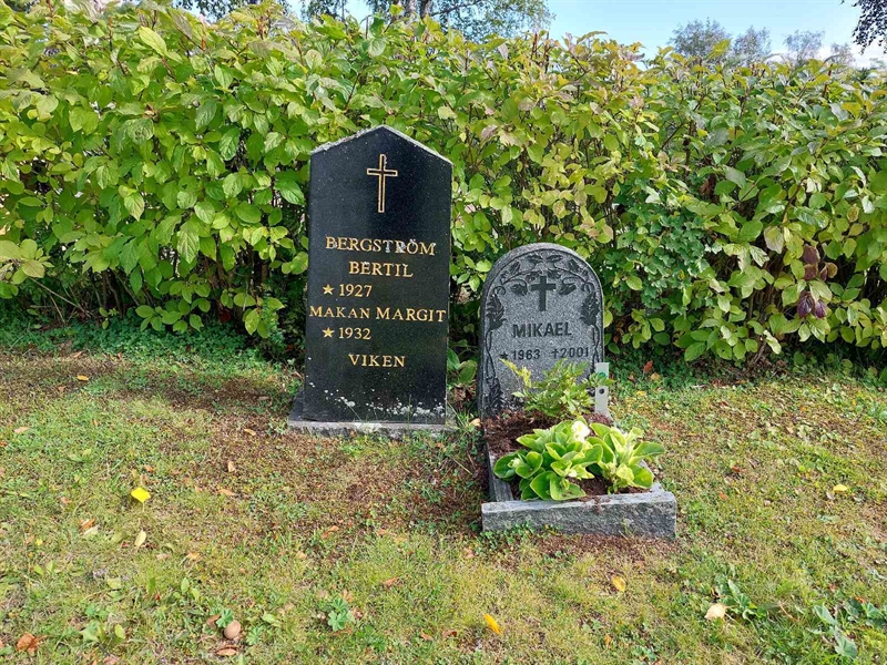 Grave number: K J    35, 36