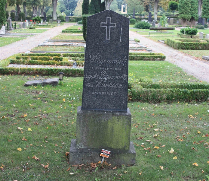 Grave number: Ö 10y    30, 31, 32, 33