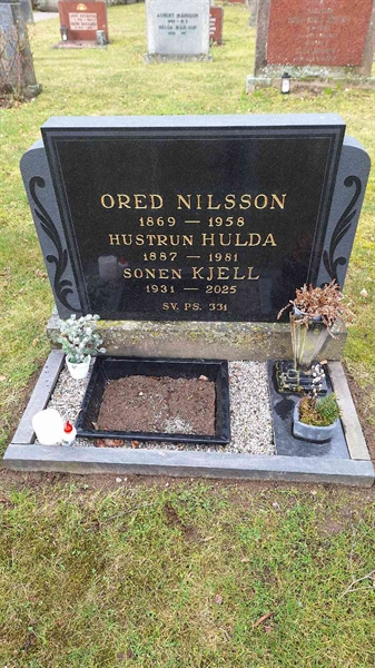 Hautatunnus: VG A   108-109