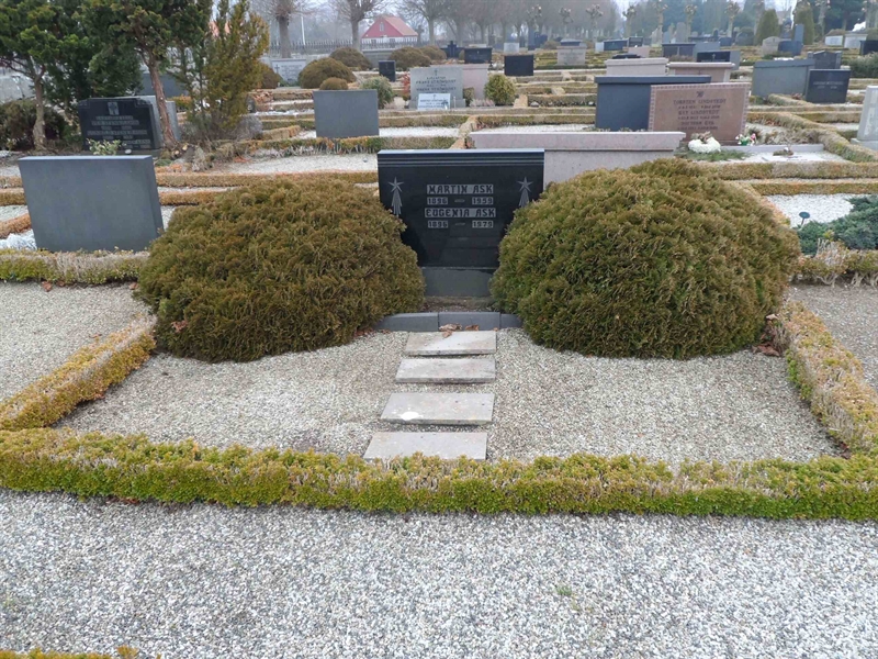 Grave number: 2 01  1979
