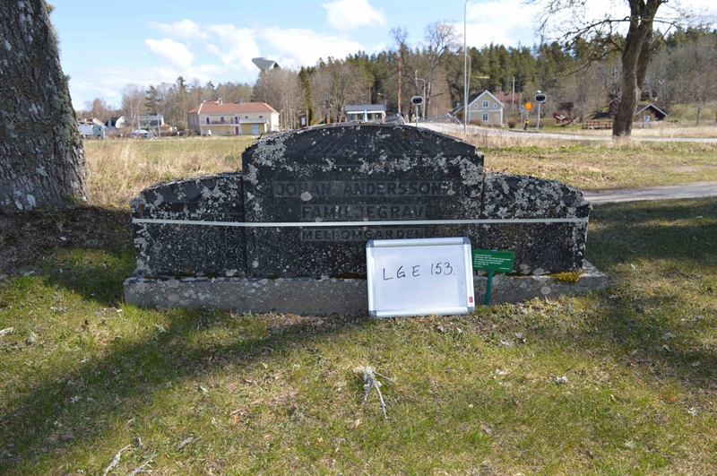 Grave number: LG E   153
