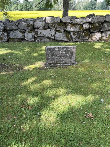 Grave number: 2 G  651-652