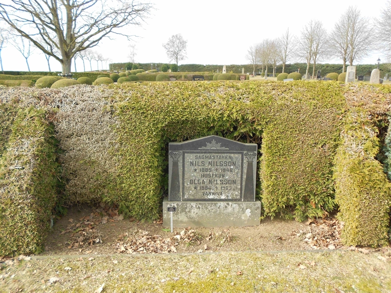 Grave number: V 15    37