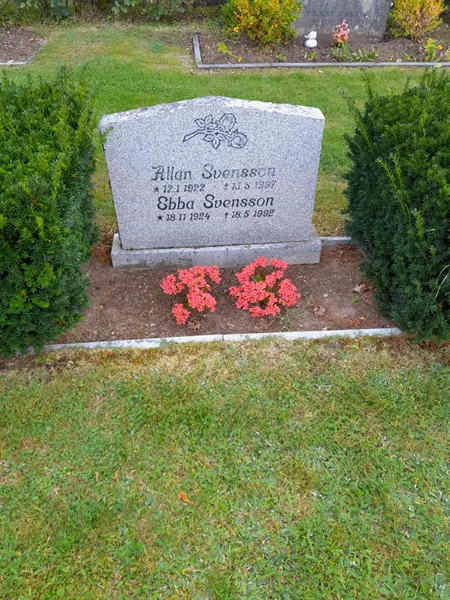 Grave number: 11 M    18-19