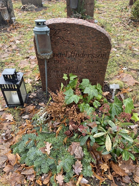 Grave number: 1 F   166